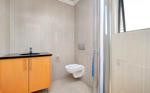 3 Bedroom Cluster In Houghton Estate