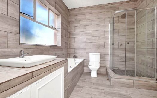 2 Bedroom Apartment In Houghton Estate