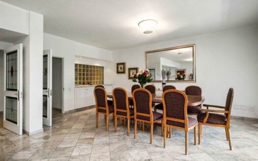 3 Bedroom Apartment In Houghton Estate