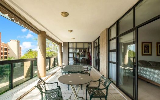 3 Bedroom Apartment In Houghton Estate