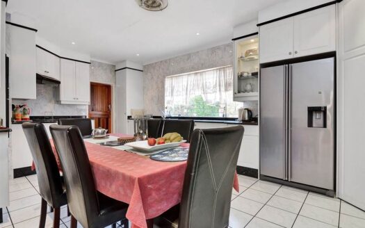 6 Bedroom House In Houghton Estate