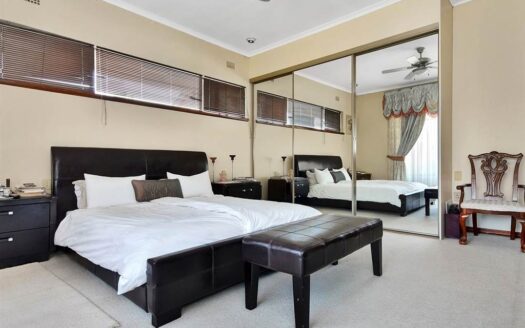 6 Bedroom House In Houghton Estate