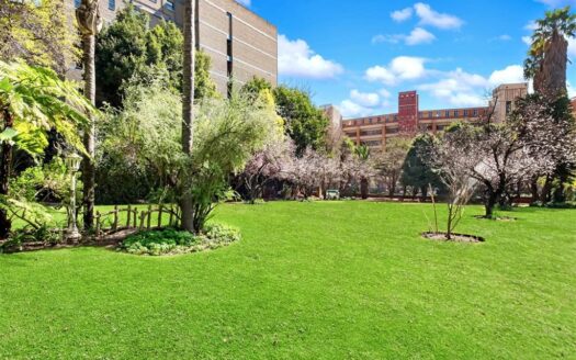3 Bedroom Apartment In Houghton Estate