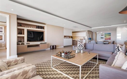 3 Bedroom Apartment In Houghton Estate